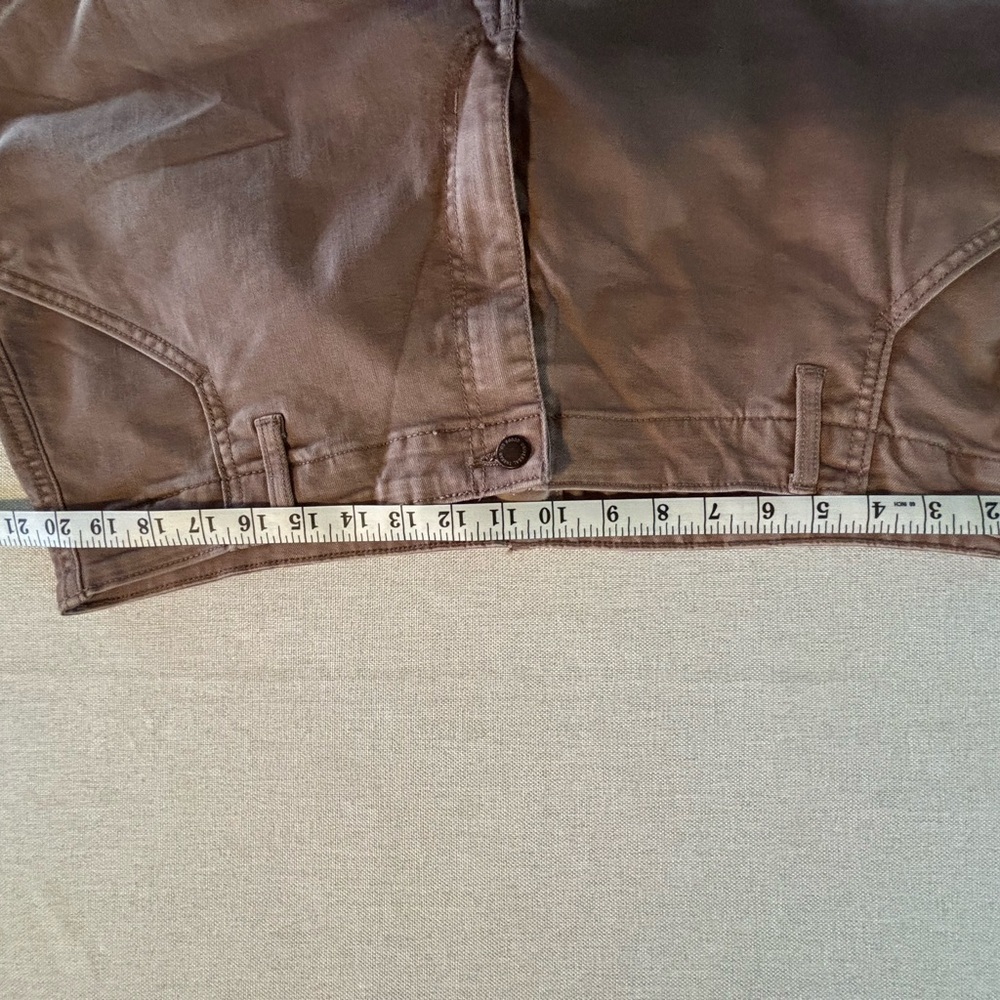 Classic Women's Boyfriend Cargo Jeans - Comfortable Everyday Style - Picture 4 of 10
